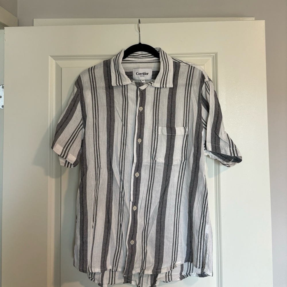 Like New Corridor Shirt for Men Sz M